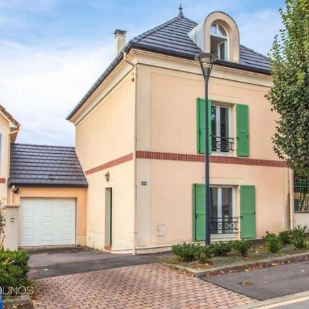 Family Disney House Magny-le-Hongre Esterno foto